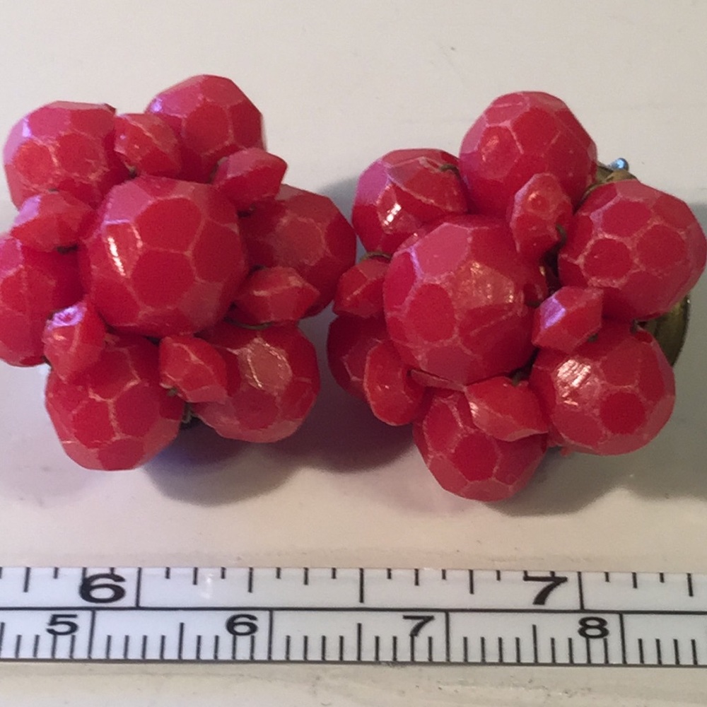 Vintage Hong Kong red cluster earring